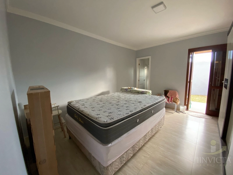 CASA NOVA, TERRENO INTEIRO, POUCOS METROS DO MAR!: 8ª foto da galeria de imagens do imóvel
