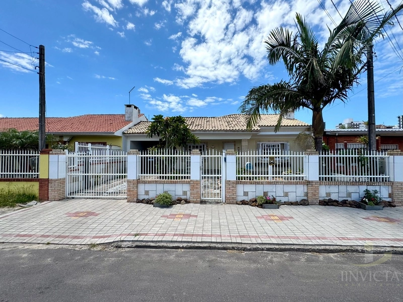 CASA NA ZONA NOVA!TERRENO INTEIRO, 3 DORMITÓRIOS, SUÍTE! MOBILIADA!: 3ª foto da galeria de imagens do imóvel