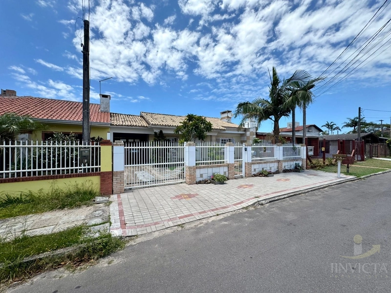 CASA NA ZONA NOVA!TERRENO INTEIRO, 3 DORMITÓRIOS, SUÍTE! MOBILIADA!: 4ª foto da galeria de imagens do imóvel