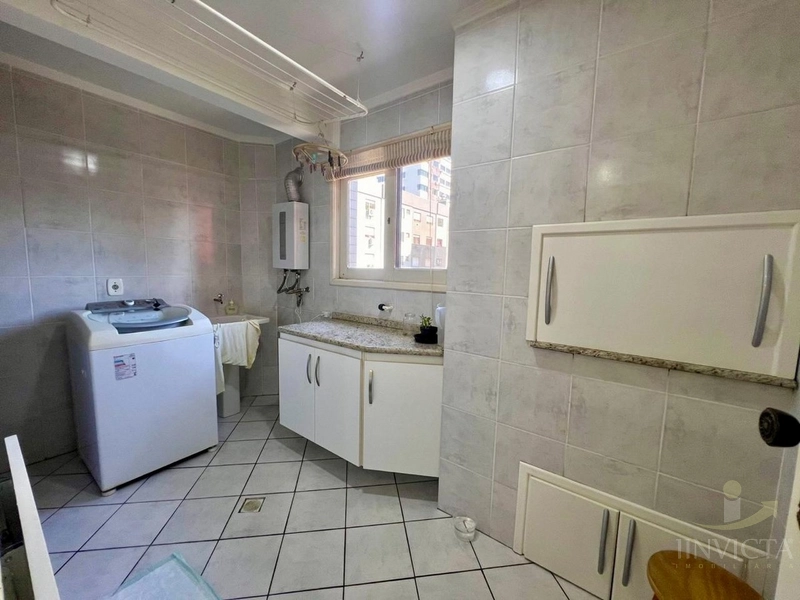 AMPLO 3 DORMITÓRIOS MOBILIADO A 50 METROS DO MAR E CENTRO!!!!: 13ª foto da galeria de imagens do imóvel