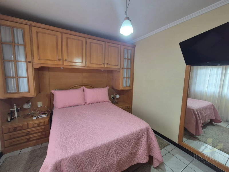 CASA DE ESQUINA NO CENTRO ESPERANDO POR VOCÊ: 18ª foto da galeria de imagens do imóvel