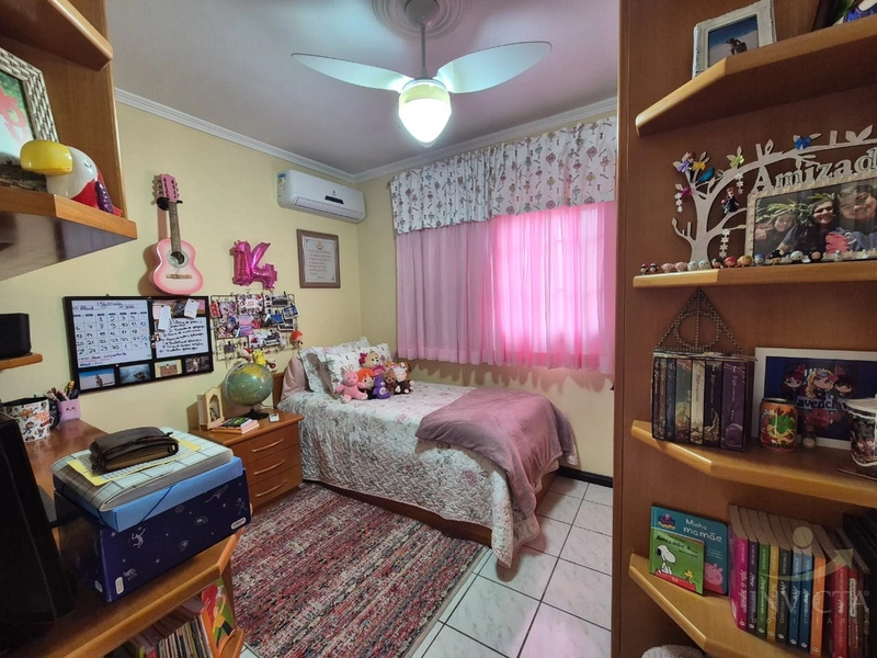 CASA DE ESQUINA NO CENTRO ESPERANDO POR VOCÊ: 16ª foto da galeria de imagens do imóvel