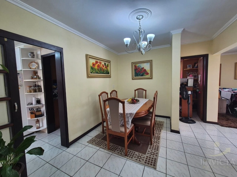 CASA DE ESQUINA NO CENTRO ESPERANDO POR VOCÊ: 10ª foto da galeria de imagens do imóvel