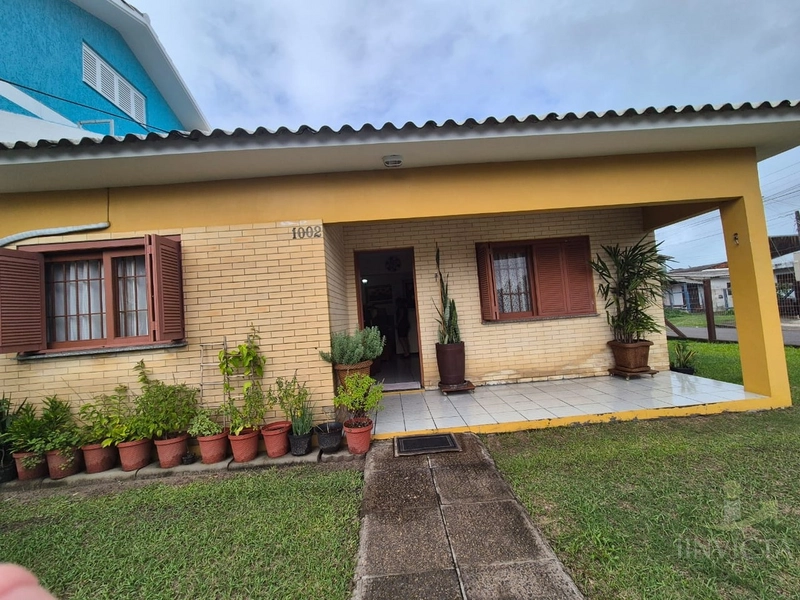 CASA DE ESQUINA NO CENTRO ESPERANDO POR VOCÊ: 4ª foto da galeria de imagens do imóvel