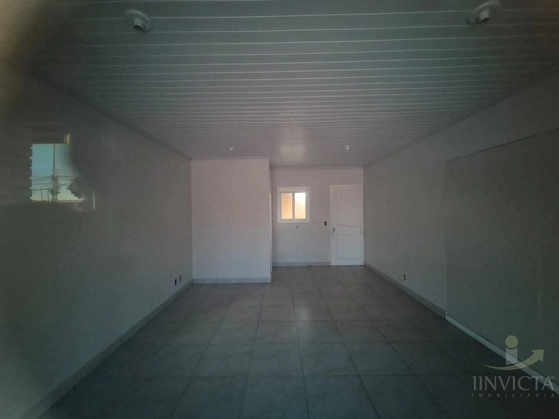 Loja disponível para locação anual em Xangri-lá.: 4ª foto da galeria de imagens do imóvel