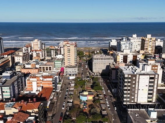 AMPLO 4 DORMITÓRIOS  DE FRENTE PARA PRAÇAA POUCOS  METROS DO MAR!!!!: 3ª foto da galeria de imagens do imóvel