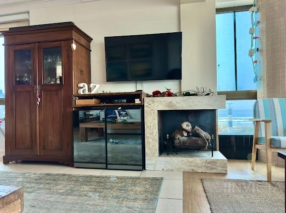 AMPLO 4 DORMITÓRIOS  DE FRENTE PARA PRAÇAA POUCOS  METROS DO MAR!!!!: 16ª foto da galeria de imagens do imóvel