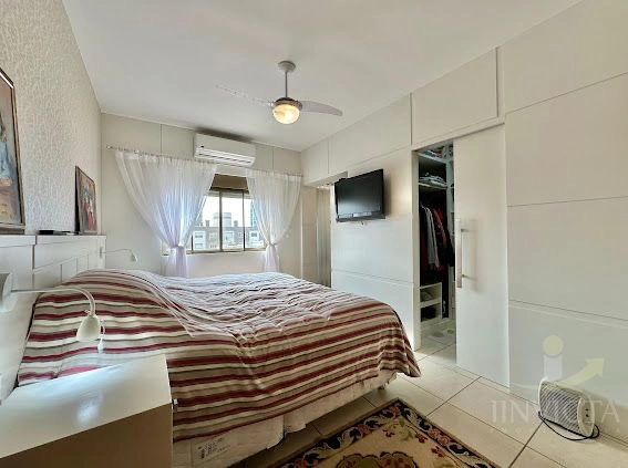 AMPLO 4 DORMITÓRIOS  DE FRENTE PARA PRAÇAA POUCOS  METROS DO MAR!!!!: 10ª foto da galeria de imagens do imóvel