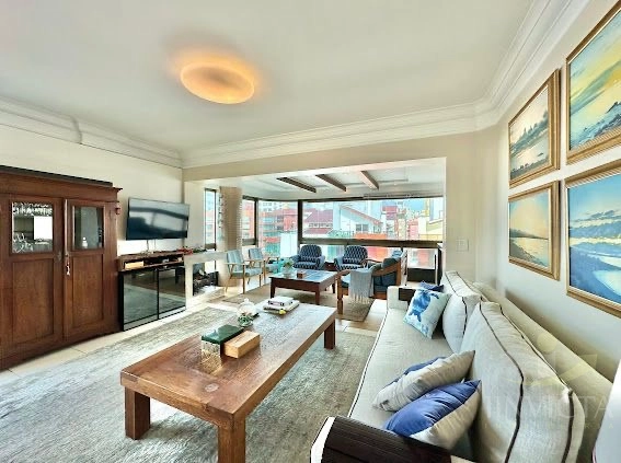 AMPLO 4 DORMITÓRIOS  DE FRENTE PARA PRAÇAA POUCOS  METROS DO MAR!!!!: 17ª foto da galeria de imagens do imóvel