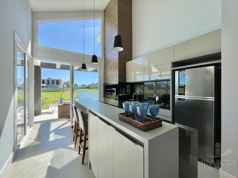 AMPLO SOBRADO EM CONDOMÍNIO COM INFRAESTRUTURA COMPLETA!!!!: 7ª foto da galeria de imagens do imóvel