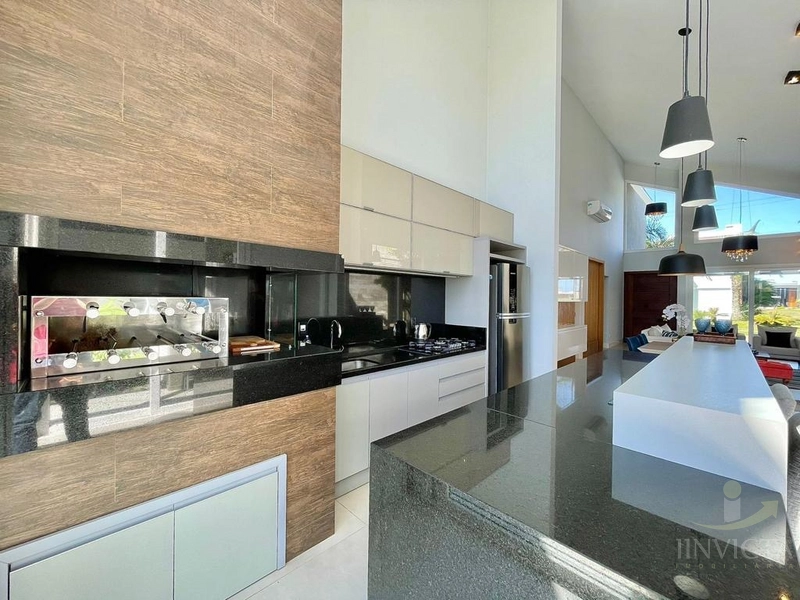 AMPLO SOBRADO EM CONDOMÍNIO COM INFRAESTRUTURA COMPLETA!!!!: 8ª foto da galeria de imagens do imóvel