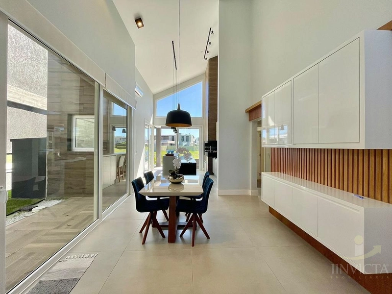 AMPLO SOBRADO EM CONDOMÍNIO COM INFRAESTRUTURA COMPLETA!!!!: 5ª foto da galeria de imagens do imóvel