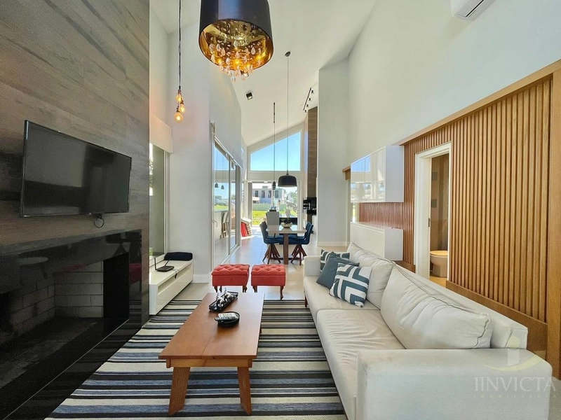 AMPLO SOBRADO EM CONDOMÍNIO COM INFRAESTRUTURA COMPLETA!!!!: 2ª foto da galeria de imagens do imóvel