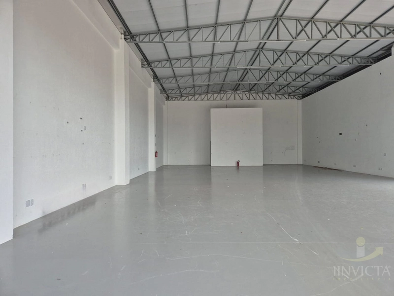 Loja de esquina com 300m², estacionamento privativo amplo.: 8ª foto da galeria de imagens do imóvel