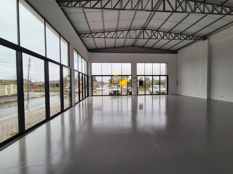 Loja de esquina com 300m², estacionamento privativo amplo.: 9ª foto da galeria de imagens do imóvel