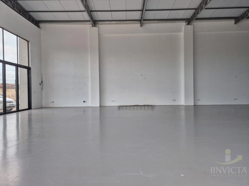 Loja de esquina com 300m², estacionamento privativo amplo.: 5ª foto da galeria de imagens do imóvel