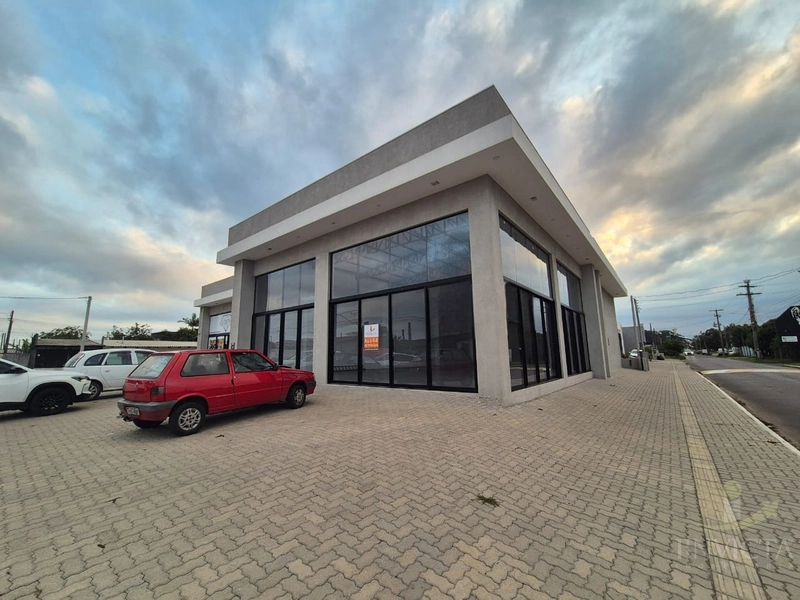 Loja de esquina com 300m², estacionamento privativo amplo.: 2ª foto da galeria de imagens do imóvel