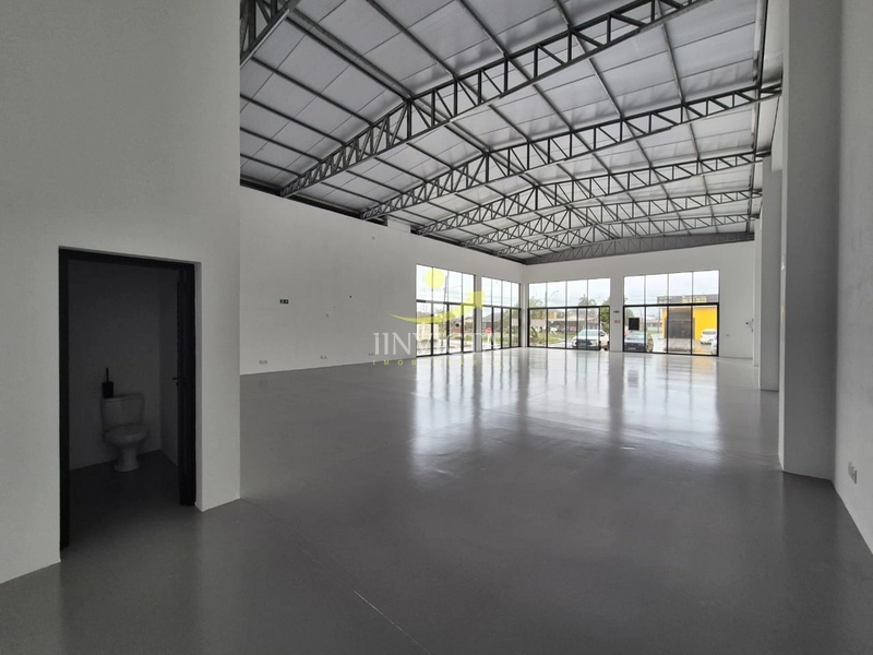 Loja de esquina com 300m², estacionamento privativo amplo.: 12ª foto da galeria de imagens do imóvel