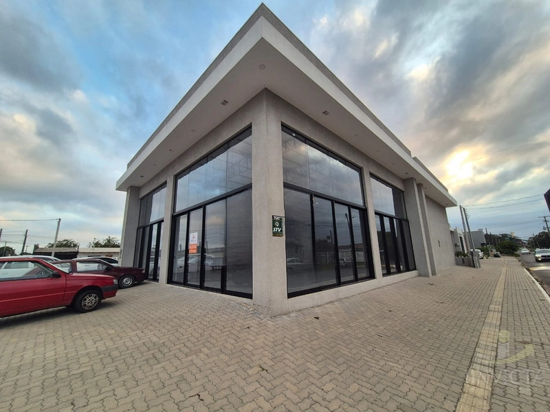 Loja de esquina com 300m², estacionamento privativo amplo.: 3ª foto da galeria de imagens do imóvel