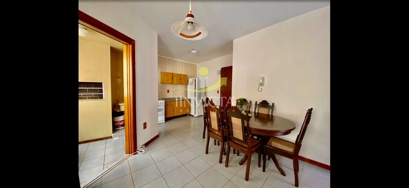 OPORTUNIDADE NO CENTRO!  SACADA COM CHURRASQUEIRA, MOBILIADO!: 3ª foto da galeria de imagens do imóvel