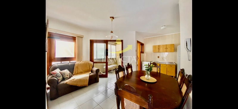 OPORTUNIDADE NO CENTRO!  SACADA COM CHURRASQUEIRA, MOBILIADO!