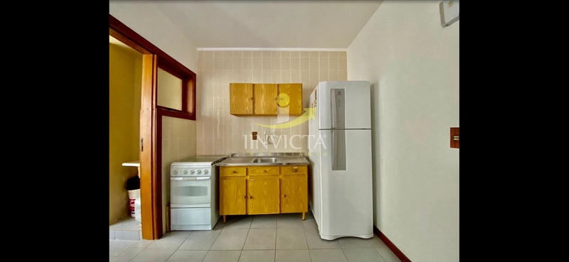 OPORTUNIDADE NO CENTRO!  SACADA COM CHURRASQUEIRA, MOBILIADO!: 7ª foto da galeria de imagens do imóvel