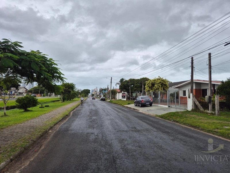 CASA DE ESQUINA C/2 DORMITÓRIOS, EXCELENTE LOCALIZAÇÃO!