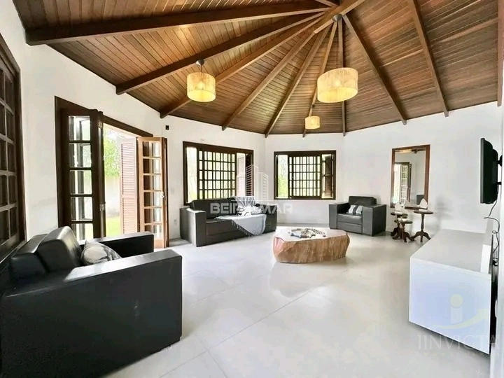 CASA COM DOIS TERRENOS E PISCINA NO CENTRO DE XANGRILA: 5ª foto da galeria de imagens do imóvel