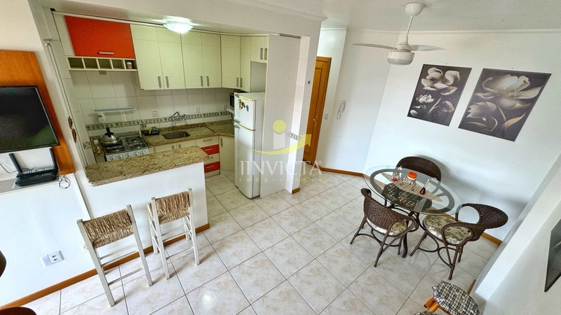 Cobertura 2 dormitórios, mobiliada, perto do mar e da praça.: 3ª foto da galeria de imagens do imóvel