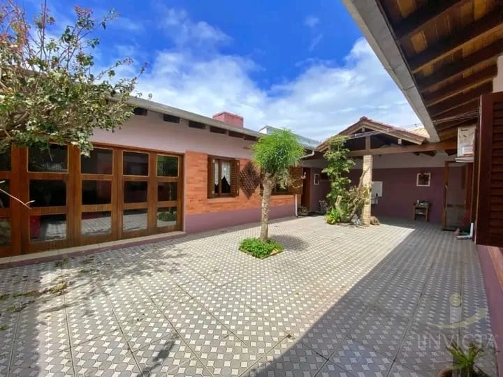 CASA AMPLA PRÓXIMO AO MAR EM XANGRILA: 5ª foto da galeria de imagens do imóvel