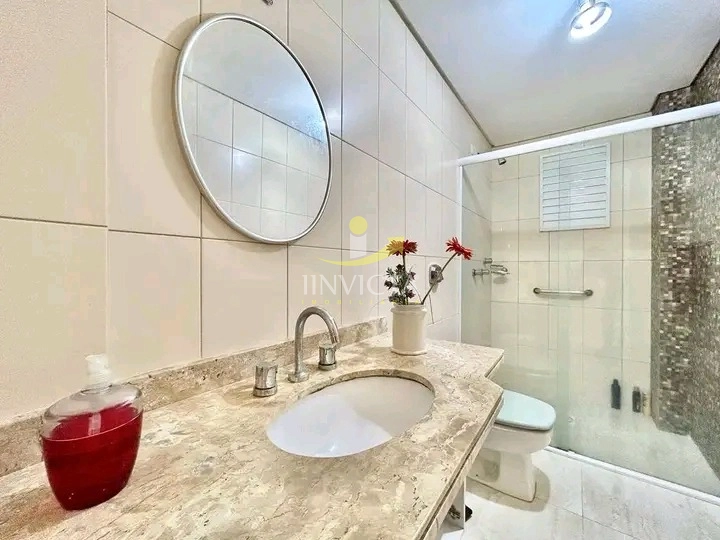 APARTAMENTO COM SACADA DE FRENTE PRÓXIMO AO MAR: 7ª foto da galeria de imagens do imóvel