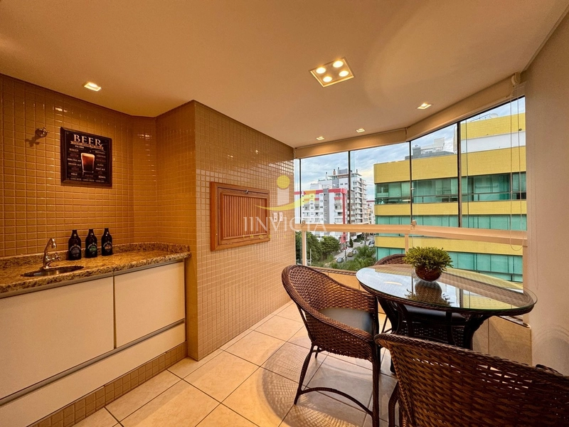 APARTAMENTO MOBILIADO PRÓXIMO AO MAR NA ZONA NOCA DE CAPÃO: 3ª foto da galeria de imagens do imóvel