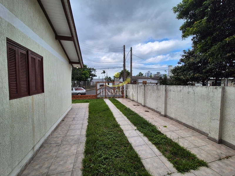 Casa térrea de esquina, 02 dormitórios com pátio cercado.: 7ª foto da galeria de imagens do imóvel