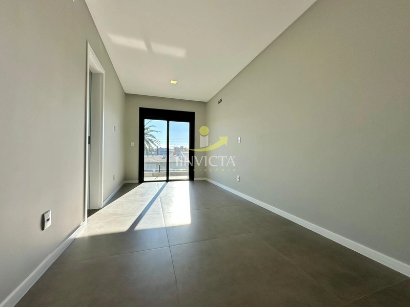 Sobrado Exclusivo com Acabamento de Alto Padrão no Centro de Xangri-Lá: 12ª foto da galeria de imagens do imóvel