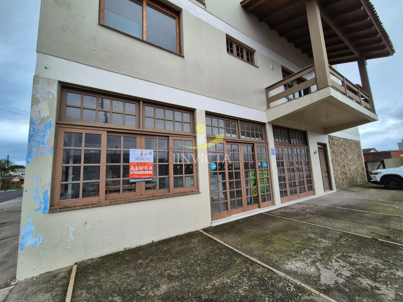 Loja disponível para locação anual.