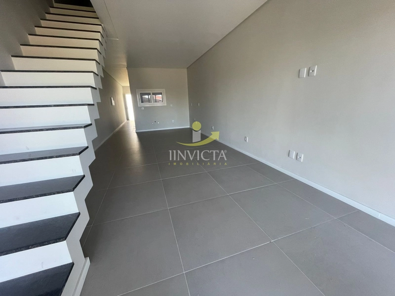 Seu novo lar está aqui! Sobrado com 3 dormitórios, 2 suítes e patio!: 2ª foto da galeria de imagens do imóvel