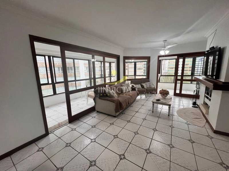 Apartamento Amplo, 03 dormitórios, 02 vagas com Vista para o Mar: 1ª foto da galeria de imagens do imóvel