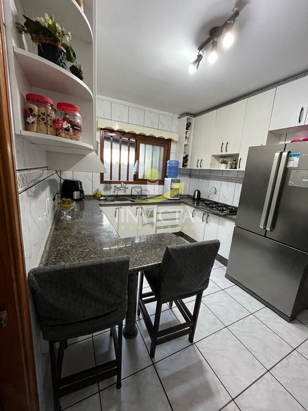 CASA COM 03 DORMITÓRIOS NO BAIRRO ZONA NOVA EM CAPÃO DA CANOA: 2ª foto da galeria de imagens do imóvel