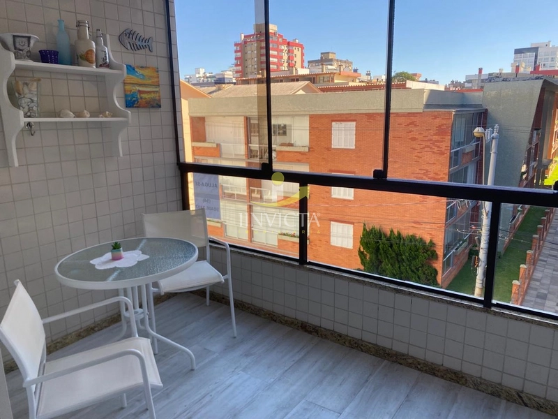 Apartamento mobiliado com suíte, sacada e 109m² de charme!: 1ª foto da galeria de imagens do imóvel