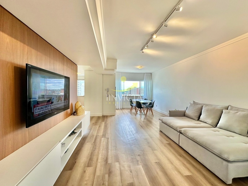 Residência de alto padrão com vista e vaga em Capão: 1ª foto da galeria de imagens do imóvel