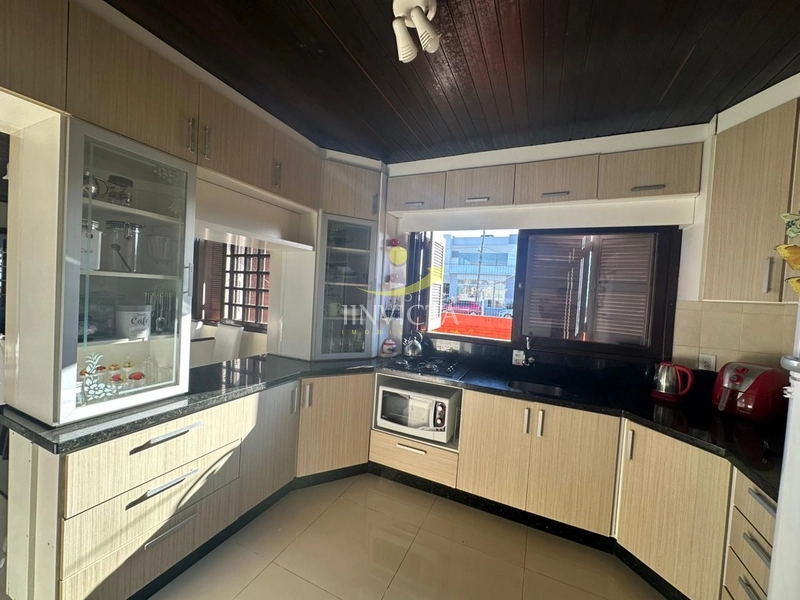 CASA DE 03 DORMITÓRIOS PARA LOCAÇÃO ANUAL NO BAIRRO ZONA NOVA: 5ª foto da galeria de imagens do imóvel