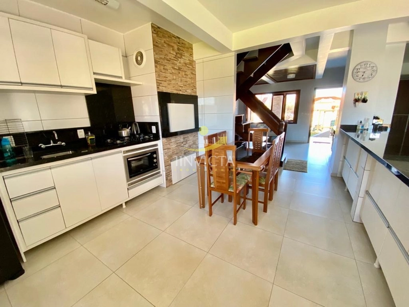 Excelente sobrado mobiliado com suíte, sacadas e garagem privativa: 9ª foto da galeria de imagens do imóvel