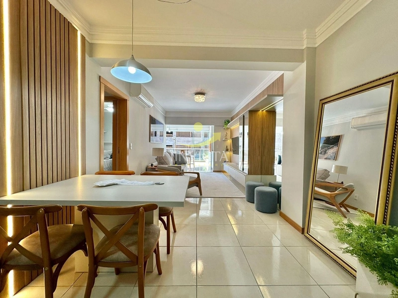 AMPLO 2 DORMITÓRIOS COM TERRAÇO, MOBILIADO E DECORADO!!!: 2ª foto da galeria de imagens do imóvel