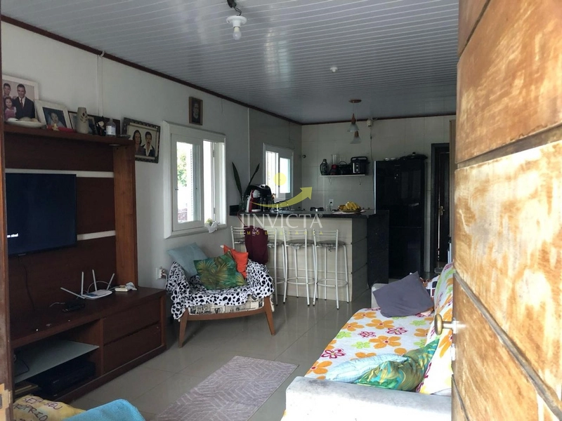 CASA 03 DORMITÓRIOS PRÓXIMO AO MAR EM CAPÃO DA CANOA: 3ª foto da galeria de imagens do imóvel