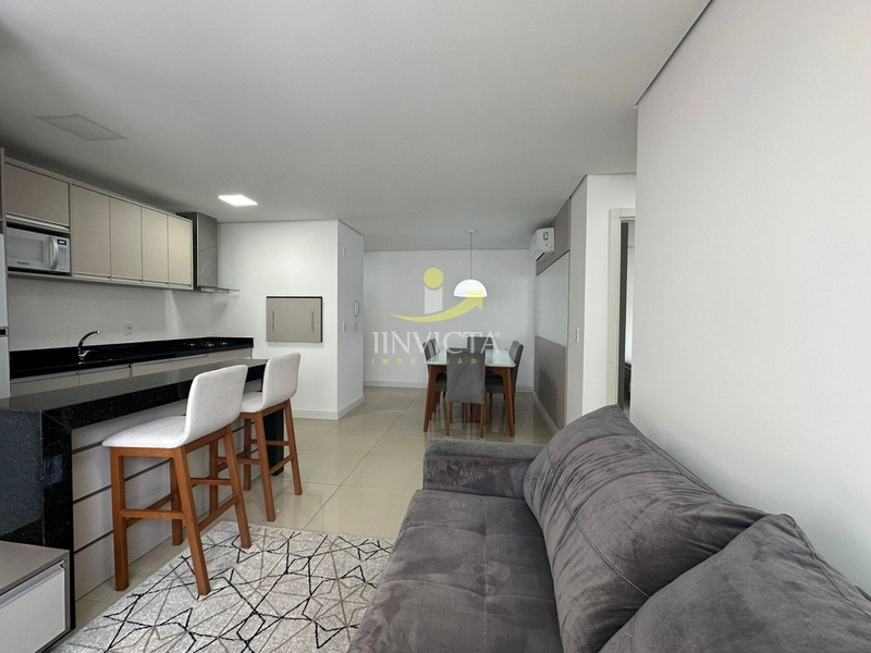 Apartamento de 2 dormitórios disponível para locação anual.: 3ª foto da galeria de imagens do imóvel