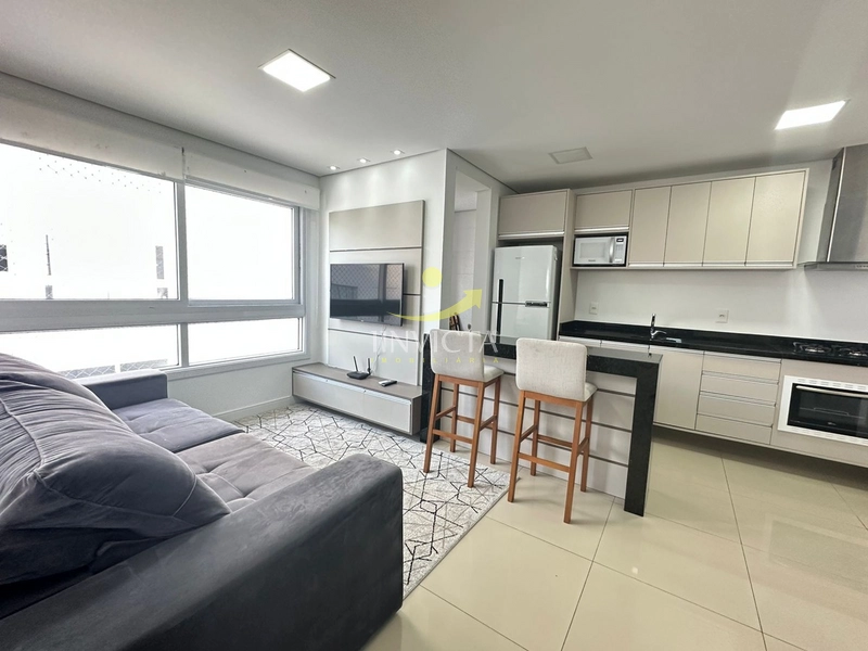 Apartamento de 2 dormitórios disponível para locação anual.: 1ª foto da galeria de imagens do imóvel