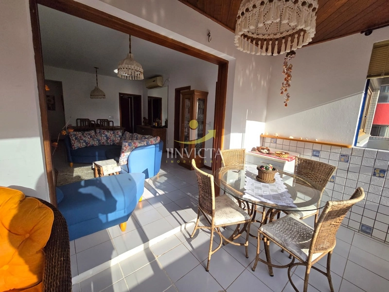 AMPLO 3 DORMITÓRIOS NO CENTRO  A POUCOS METROS DO MAR!!!!!: 3ª foto da galeria de imagens do imóvel