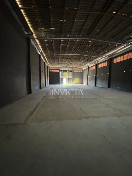 Pavilhão disponível para locação anual.: 15ª foto da galeria de imagens do imóvel
