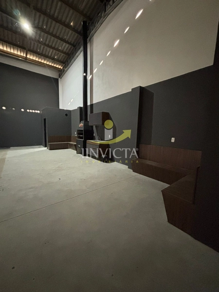 Pavilhão disponível para locação anual.: 9ª foto da galeria de imagens do imóvel