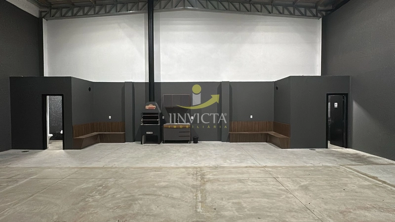 Pavilhão disponível para locação anual.: 18ª foto da galeria de imagens do imóvel